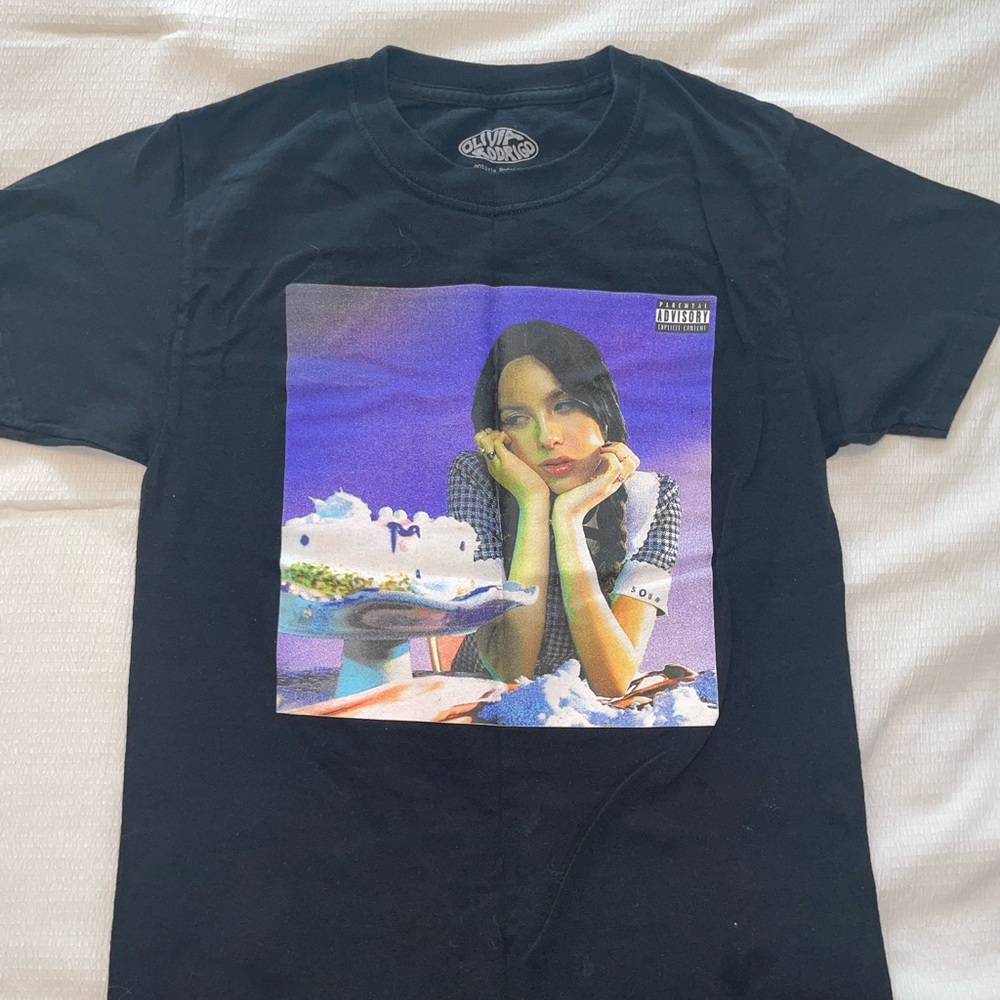 olivia rodrigo SOUR t shirt